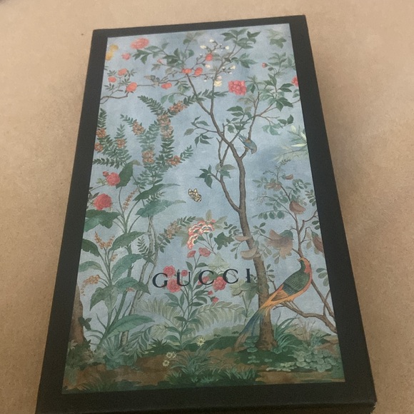 Gucci IPhone 8 Plus - Picture 5 of 6